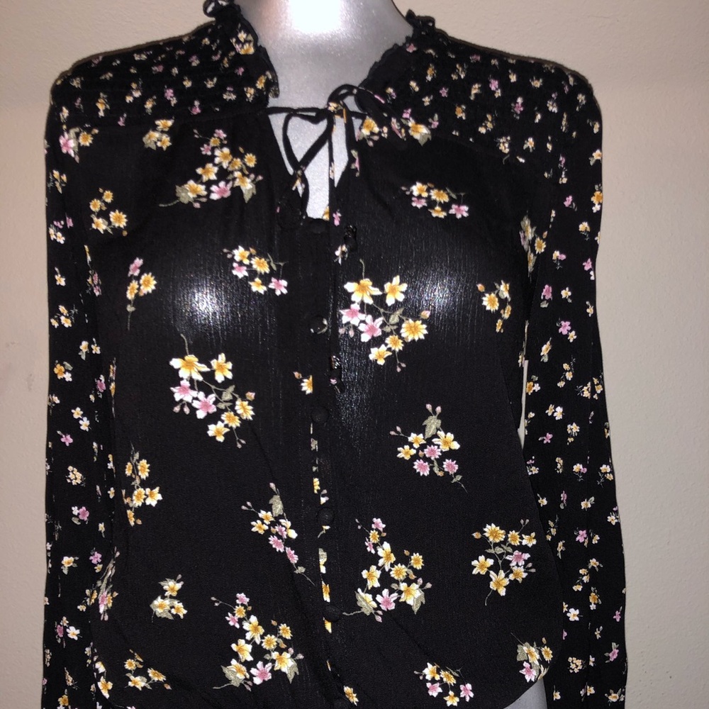 NWT Hippie Rose Cute Floral Spring Top